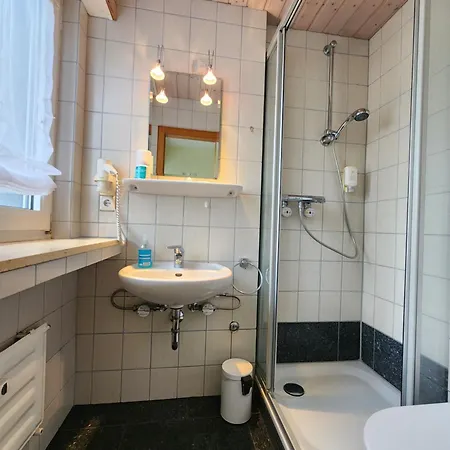 Ferienzimmer Mw 2b Weserbergland An Der Weser Inkl Waesche, Lan, Parkplatz, Self Checkin